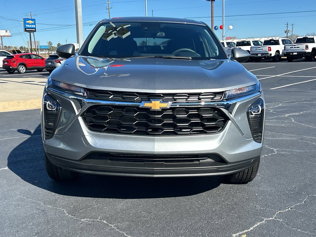 New 2026 Chevrolet Trax LS w/ LS Convenience Package image 2