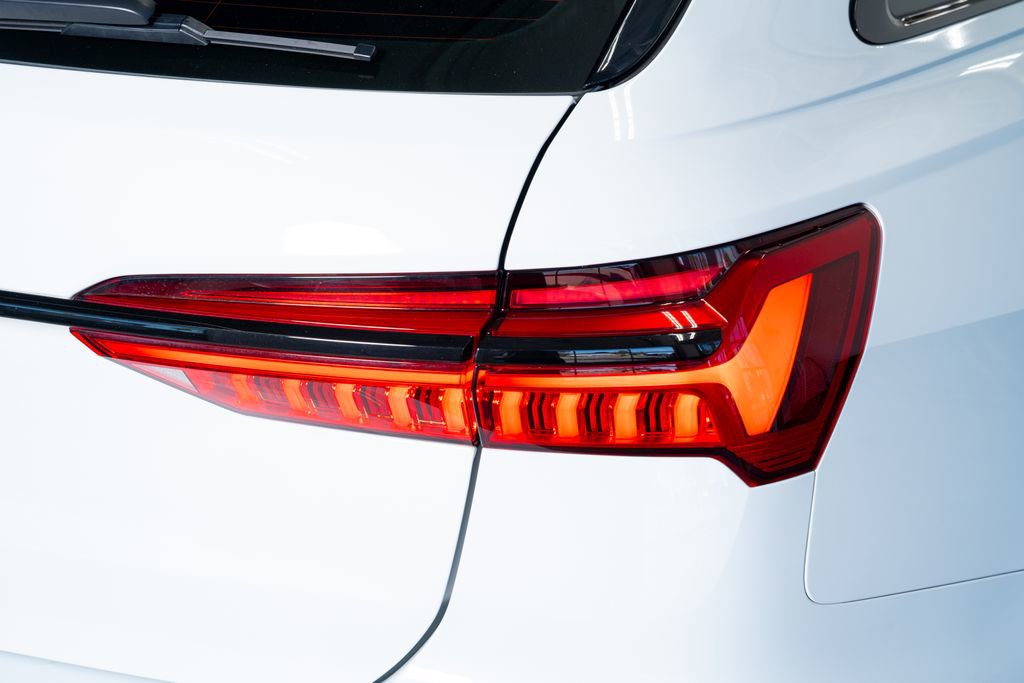 Used 2021 Audi RS 6 w/ Carbon Optic Package image 29