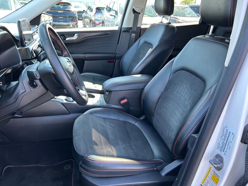 Used 2022 Ford Escape SEL w/ SEL Stealth AWD Package image 23