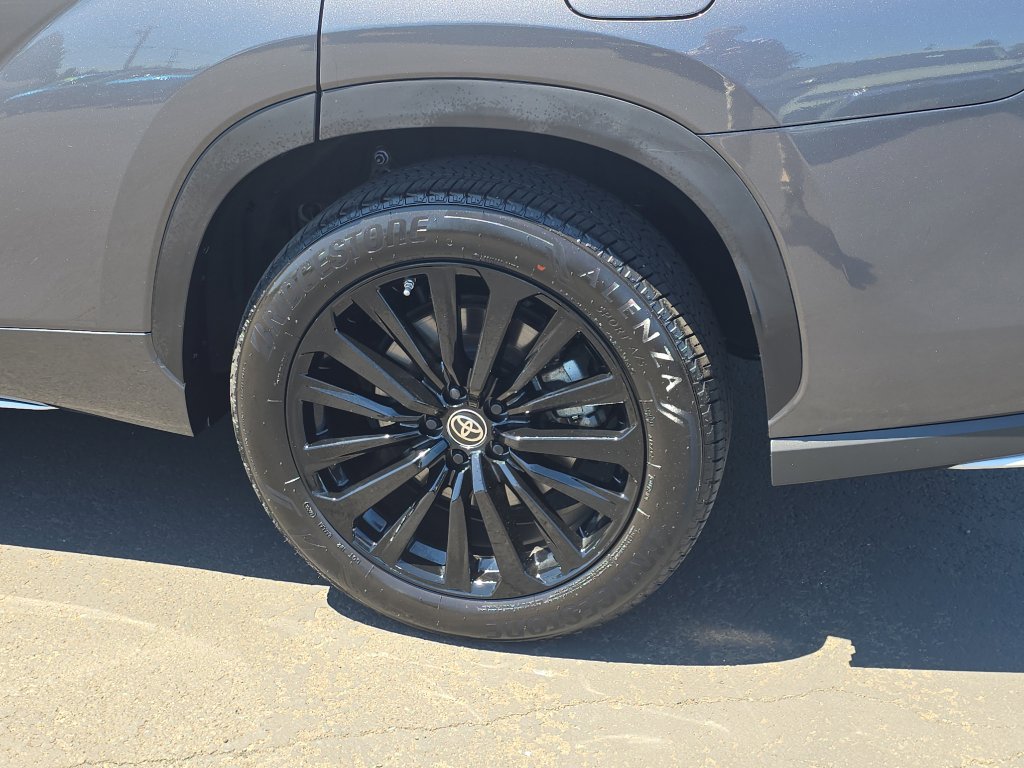 Certified 2023 Toyota Highlander XSE image 11
