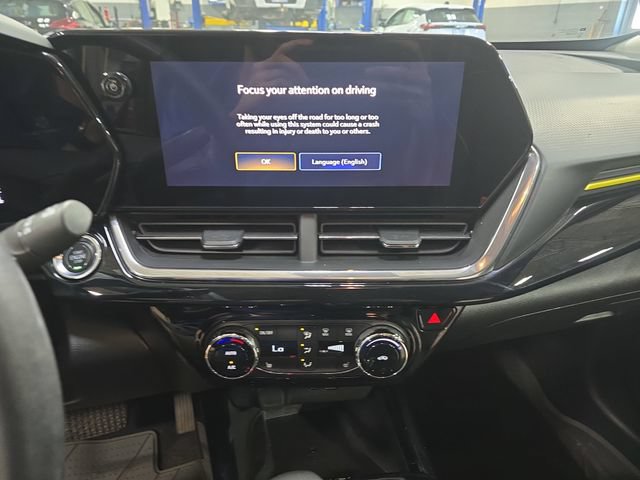 Used 2024 Chevrolet Trax ACTIV w/ Sunroof Package FWD image 23