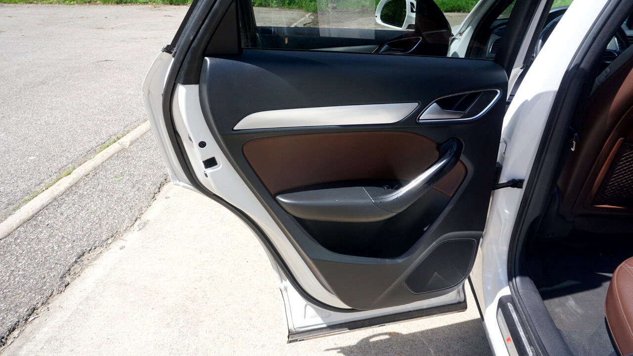 Used 2018 Audi Q3 2.0T Premium Plus w/ Premium Plus Package image 23