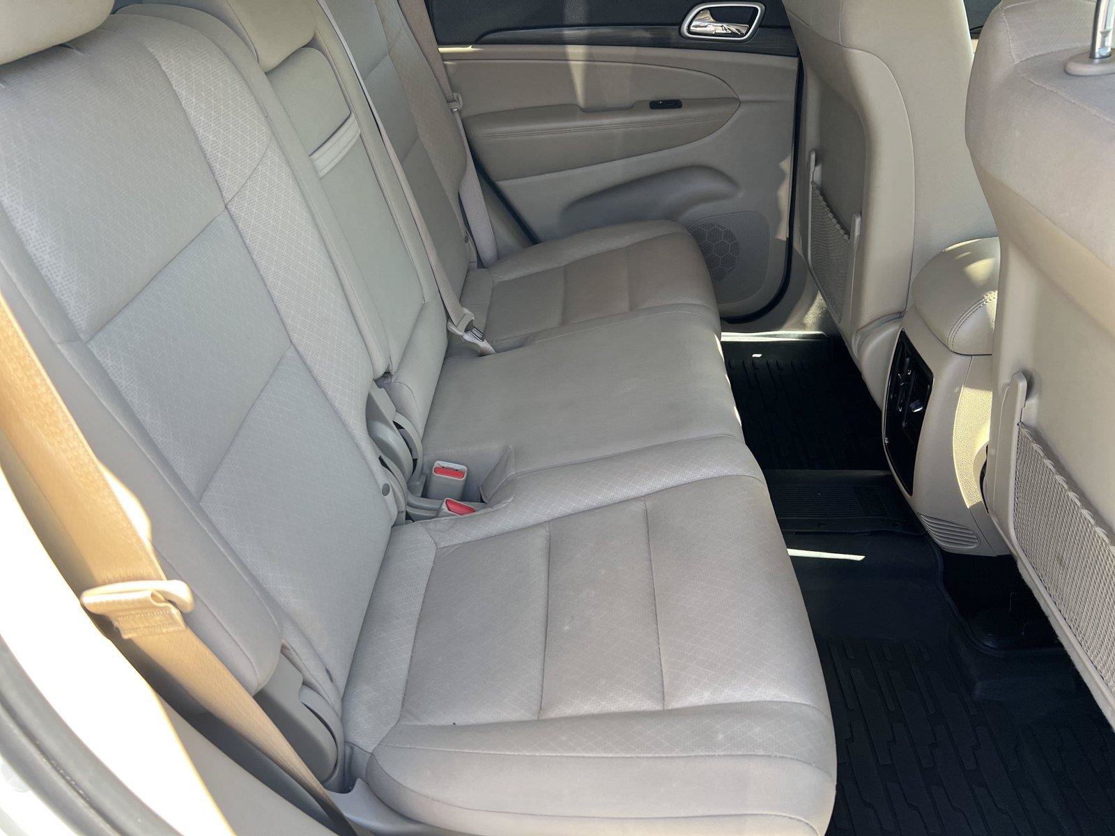 Used 2020 Jeep Grand Cherokee Laredo RWD image 26