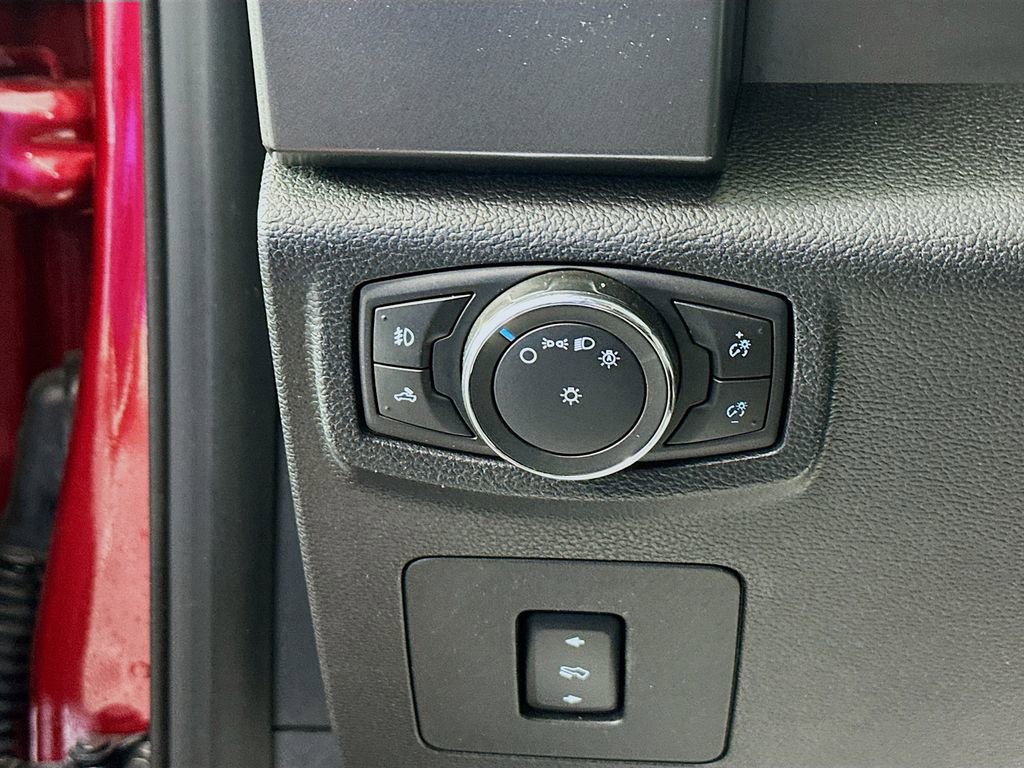 Used 2016 Ford F150 XLT w/ Equipment Group 302A Luxury image 10