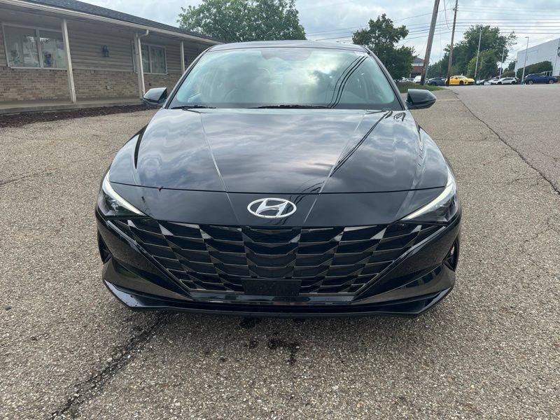 Used 2023 Hyundai Elantra Limited FWD image 2