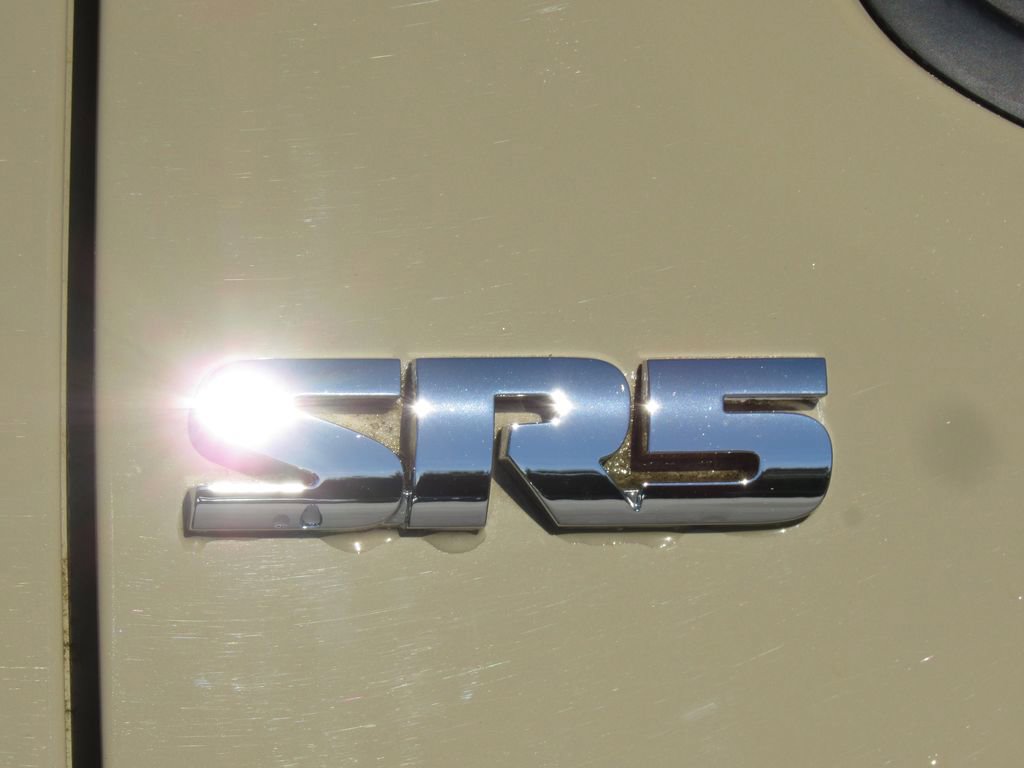 Used 2017 Toyota Tacoma SR5 AWD/4WD image 12