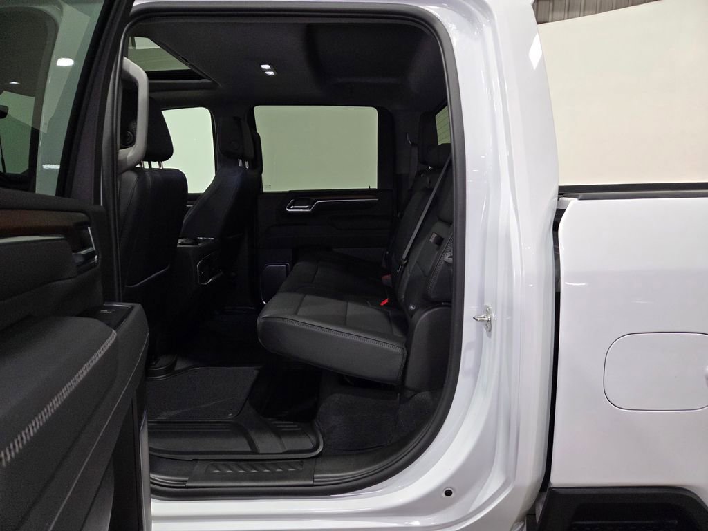 Used 2025 GMC Sierra 3500 Denali w/ Denali Reserve Package image 13