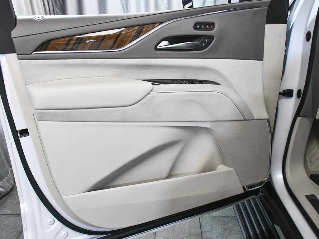 Used 2022 Cadillac Escalade Sport Platinum AWD/4WD image 9
