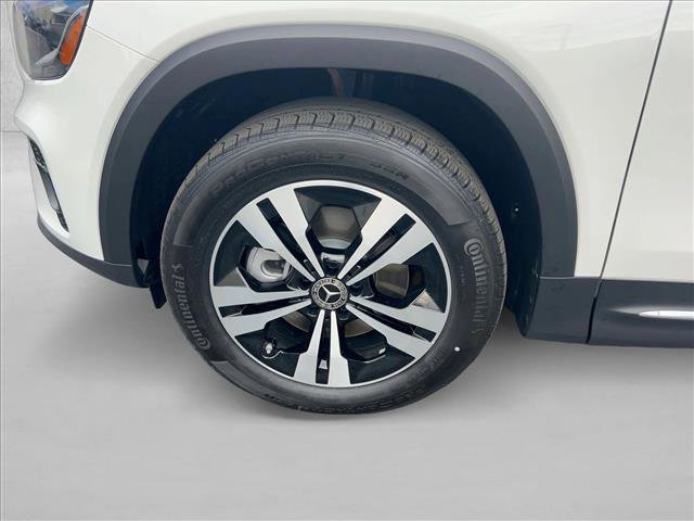 Used 2025 Mercedes-Benz GLB 250 4MATIC image 23