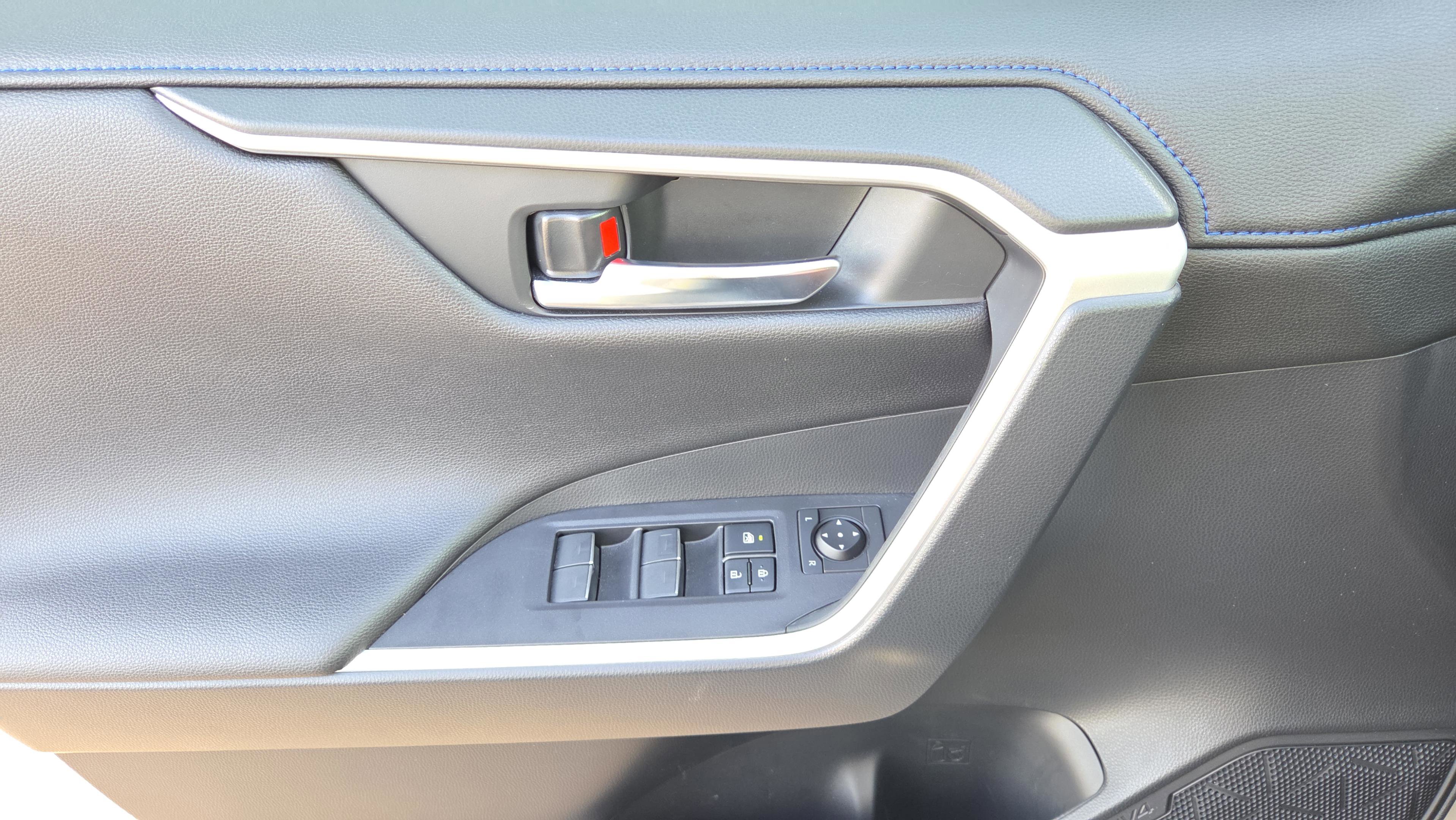 Certified 2025 Toyota RAV4 XSE image 25