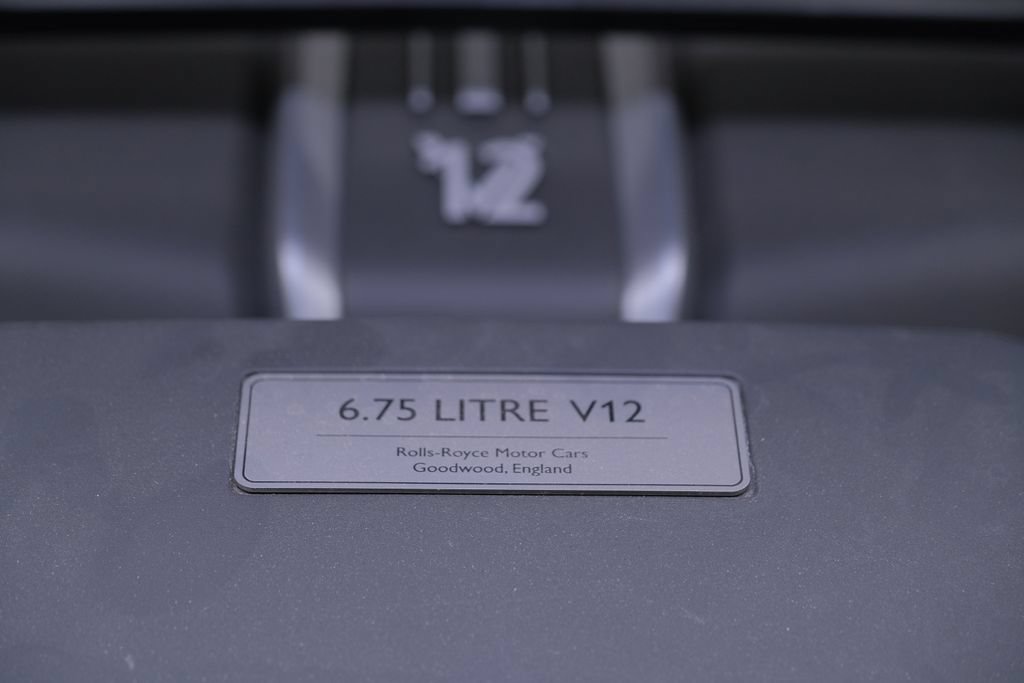 Used 2025 Rolls-Royce Cullinan Black Badge AWD/4WD image 58