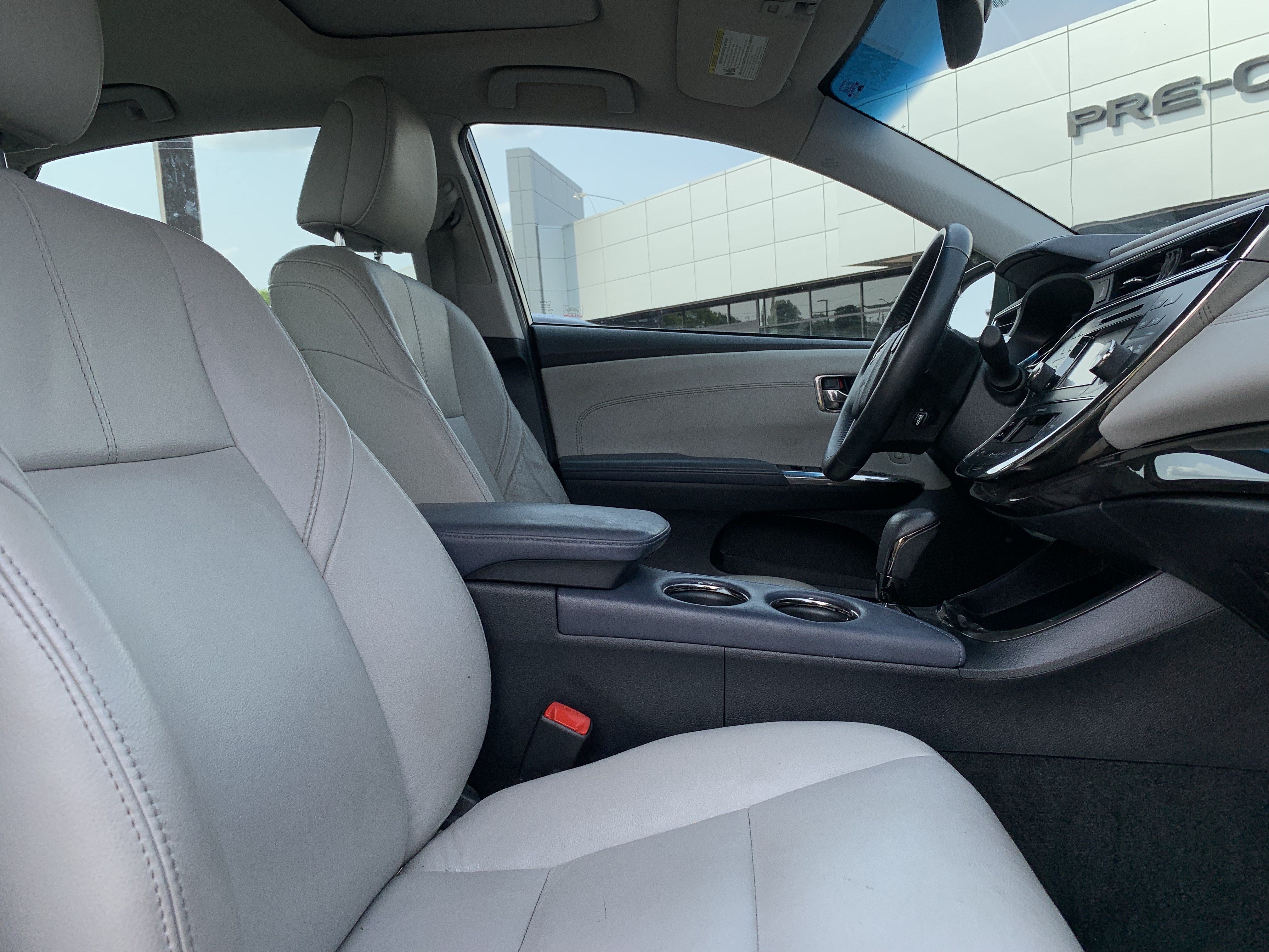 Used 2013 Toyota Avalon XLE Touring FWD image 31