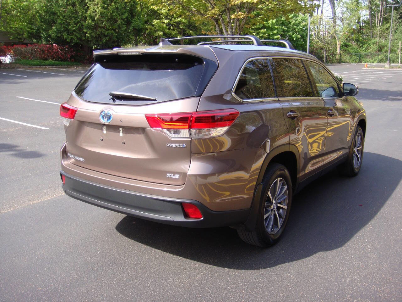 Used 2019 Toyota Highlander XLE AWD/4WD image 7
