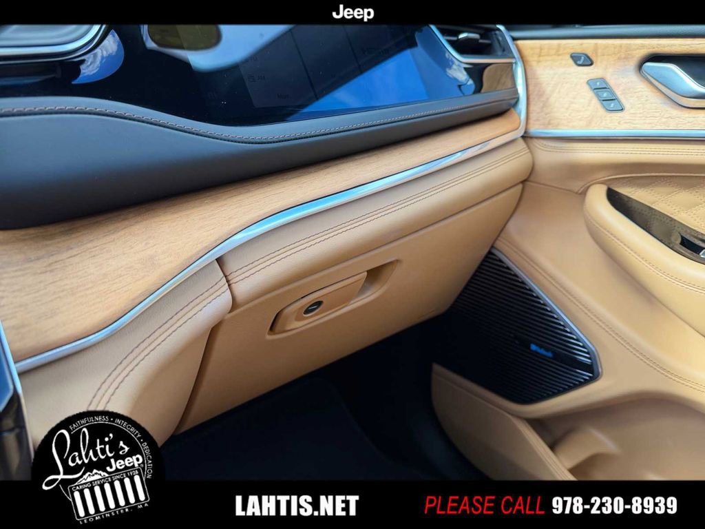 Used 2023 Jeep Grand Cherokee L Summit image 35