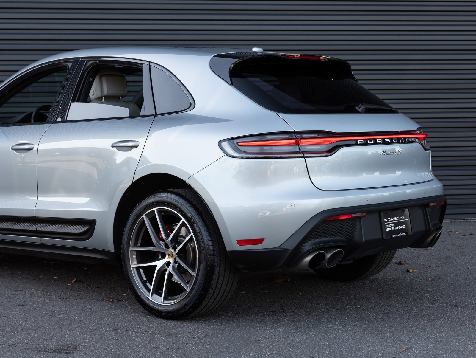 Used 2023 Porsche Macan S image 11