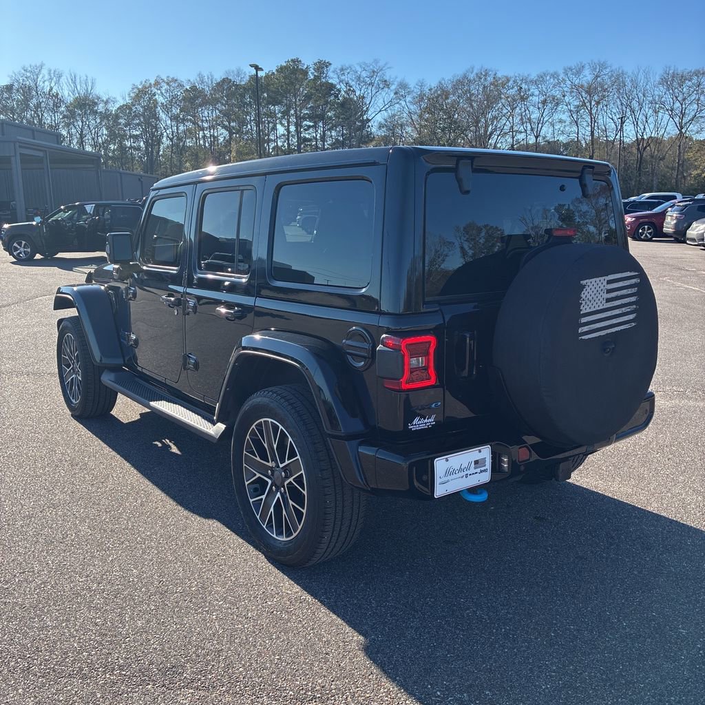 Used 2022 Jeep Wrangler Unlimited Sahara image 5