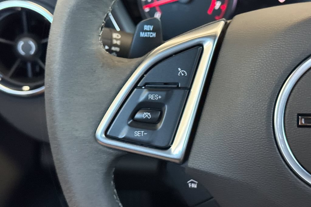Used 2020 Chevrolet Camaro SS RWD image 26
