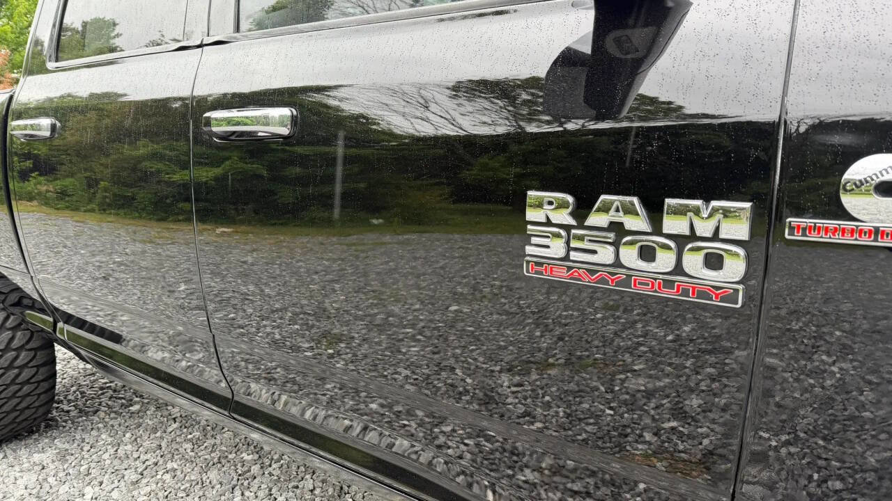 Used 2016 RAM 3500 Laramie w/ Convenience Group AWD/4WD image 11