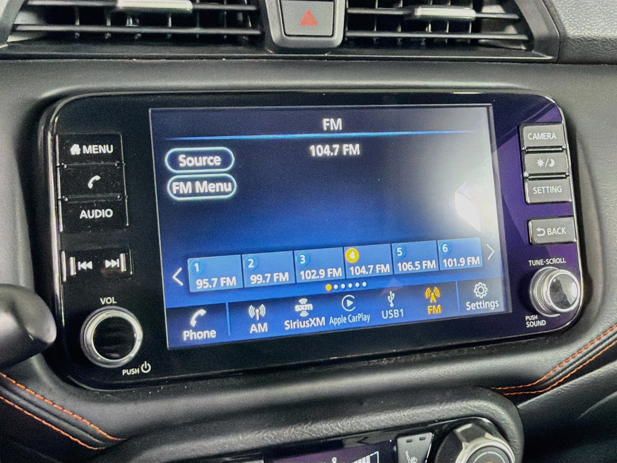 Used 2024 Nissan Versa SR FWD image 19