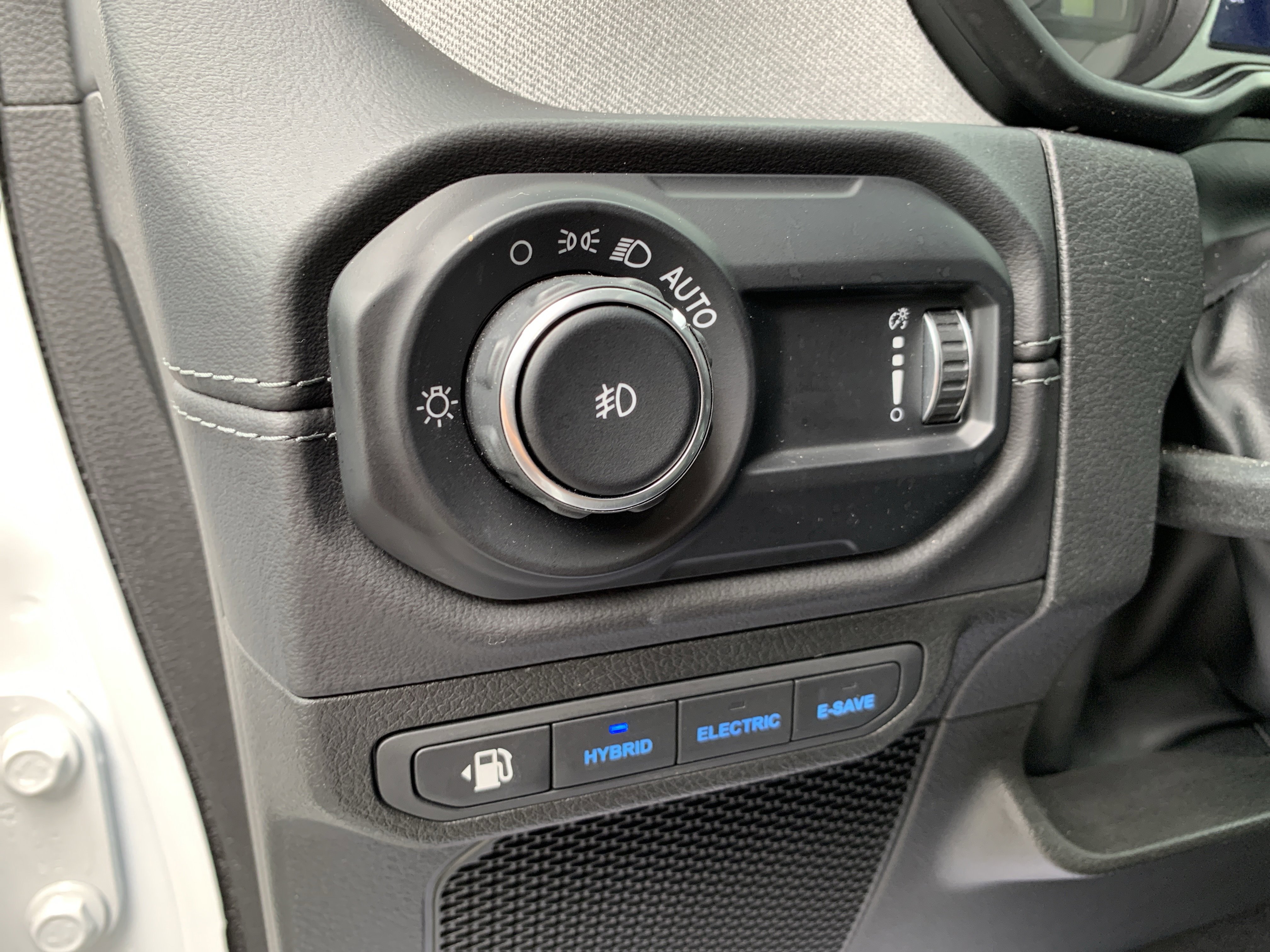 Used 2025 Jeep Wrangler Unlimited Sahara AWD/4WD image 14