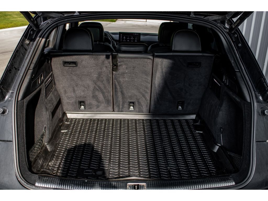 Used 2022 Audi SQ5 Prestige w/ Prestige Package image 28