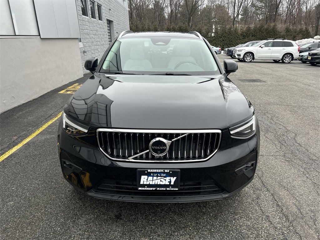 New 2025 Volvo XC40 B5 Ultra w/ Climate Package image 3