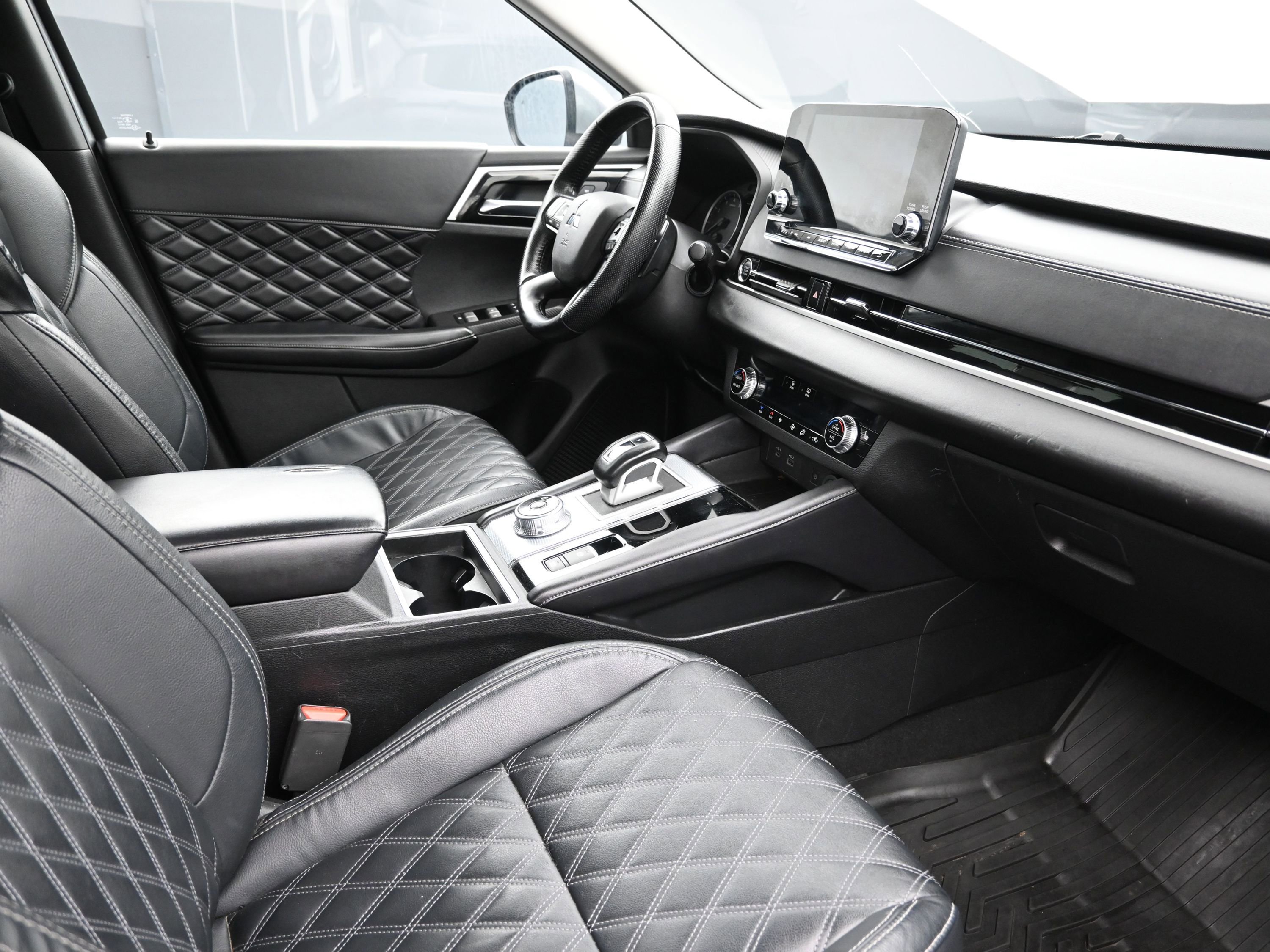 Used 2022 Mitsubishi Outlander SEL image 25