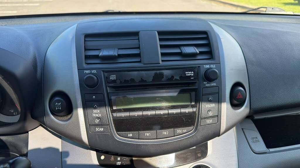 Used 2007 Toyota RAV4 Limited AWD/4WD image 14
