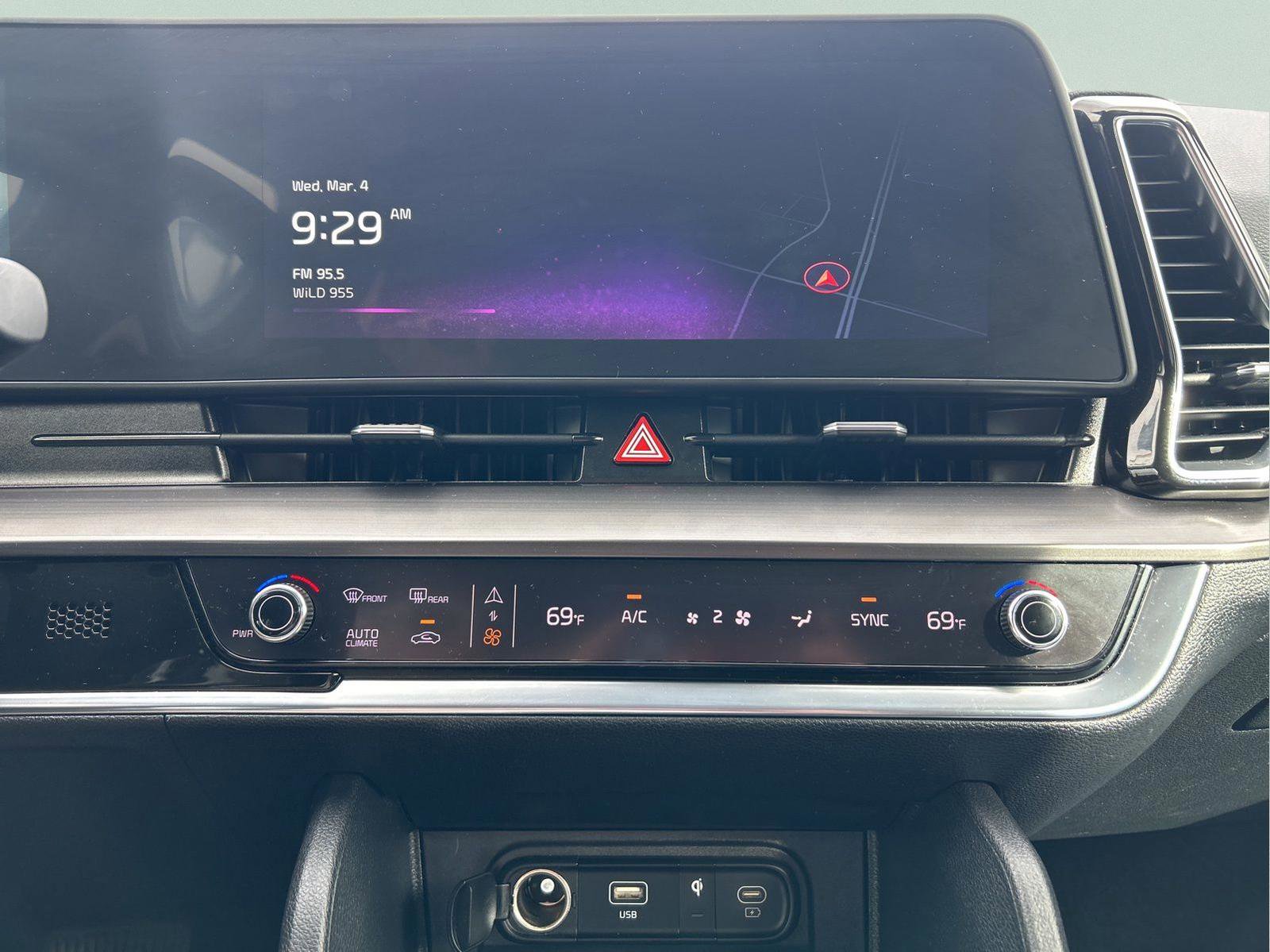 Used 2024 Kia Sportage EX image 17