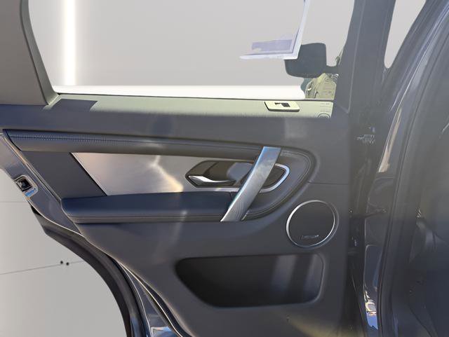 New 2025 Land Rover Discovery Sport Dynamic SE image 30