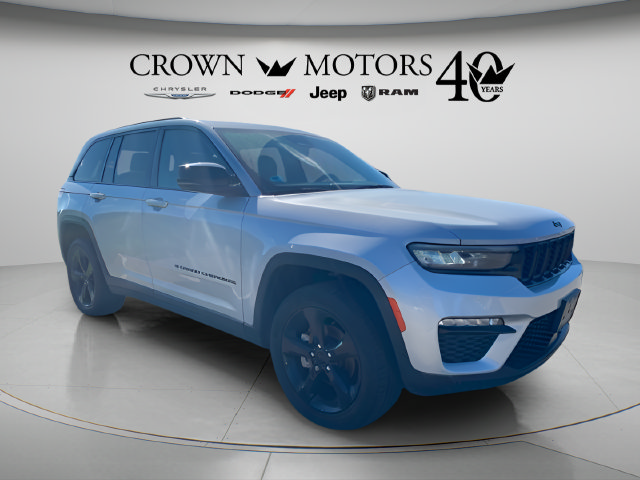 Used 2023 Jeep Grand Cherokee Limited w/ Black Appearance Package