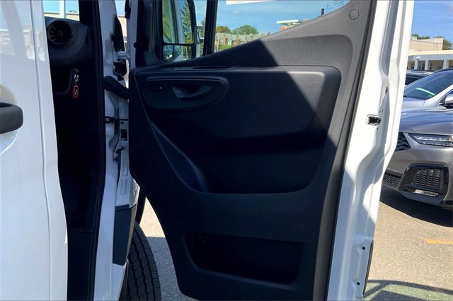 Used 2024 Mercedes-Benz Sprinter 2500 image 16