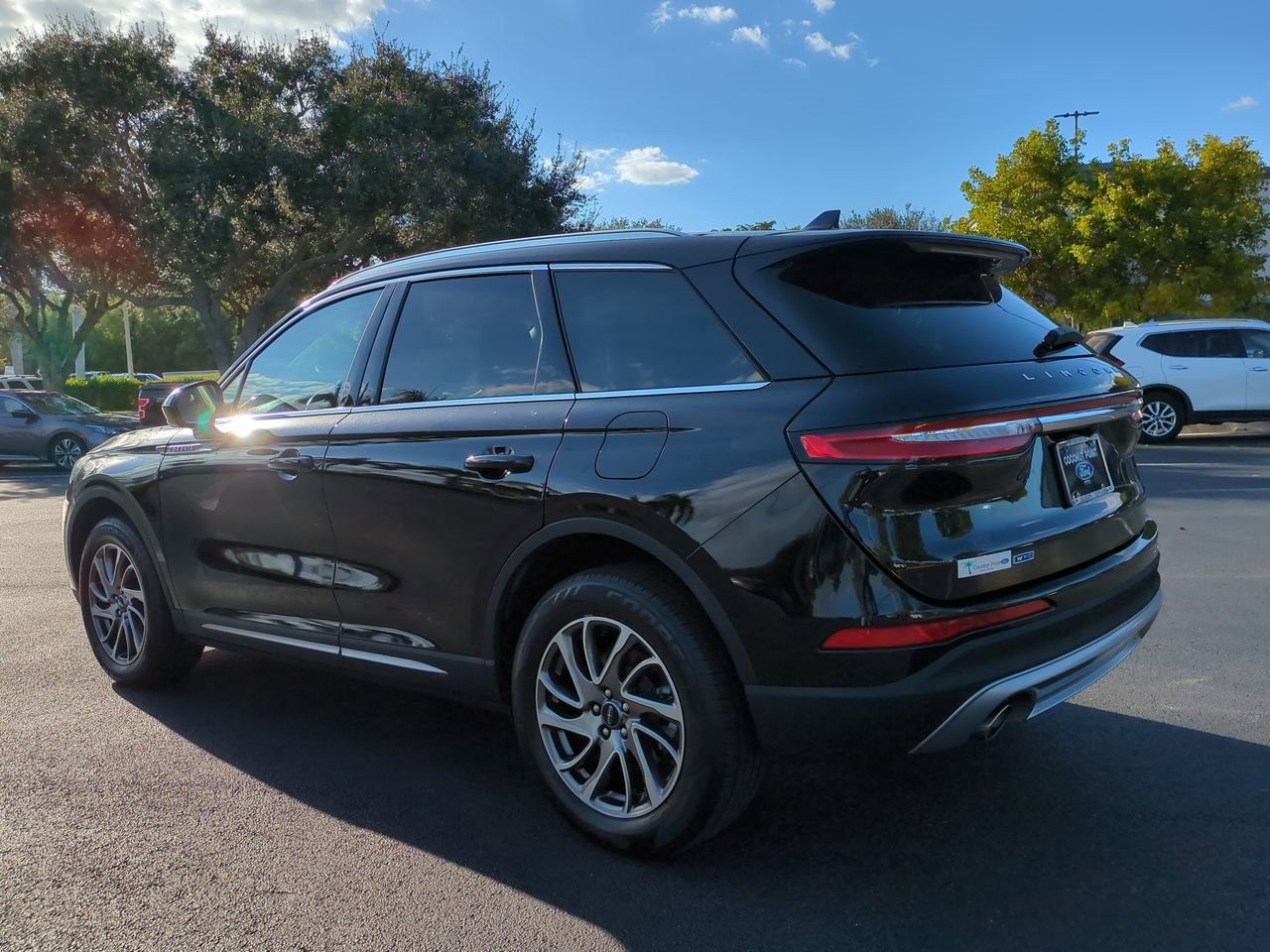 Used 2021 Lincoln Corsair AWD w/ Equipment Group 101A image 6