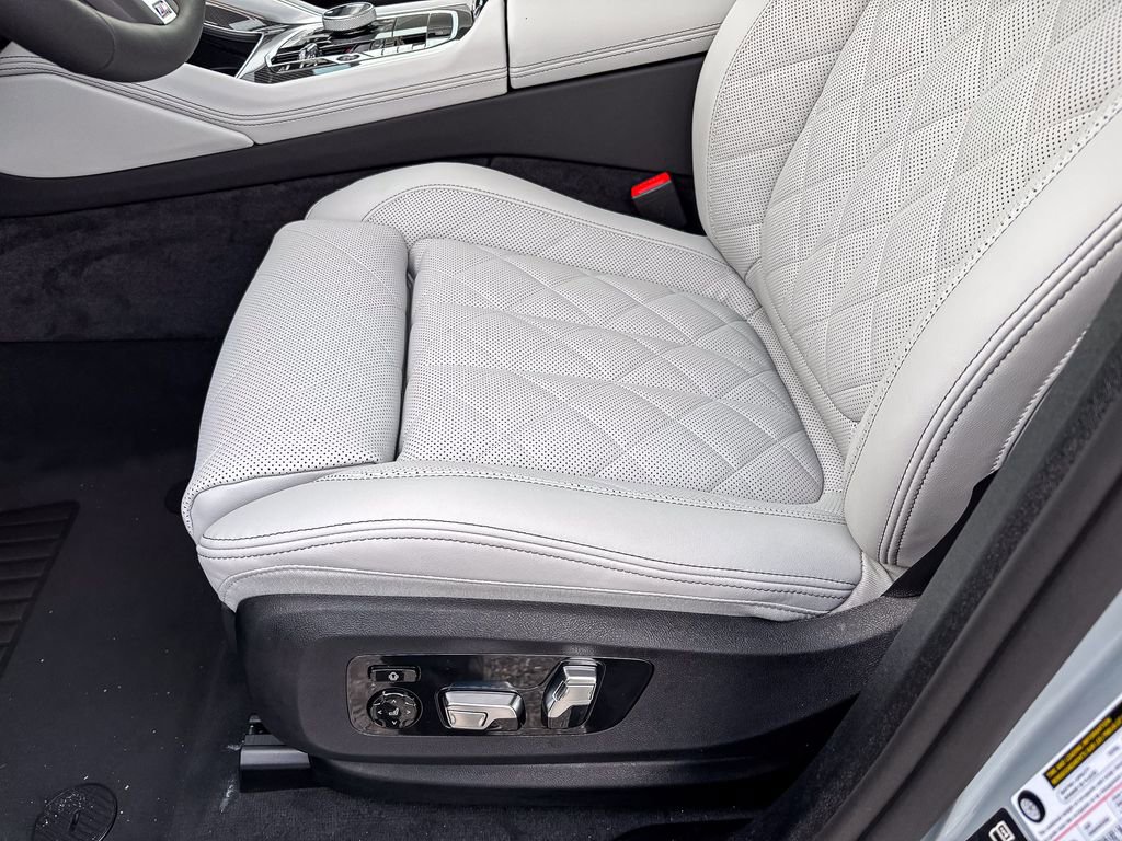 New 2026 BMW X6 M60i image 17