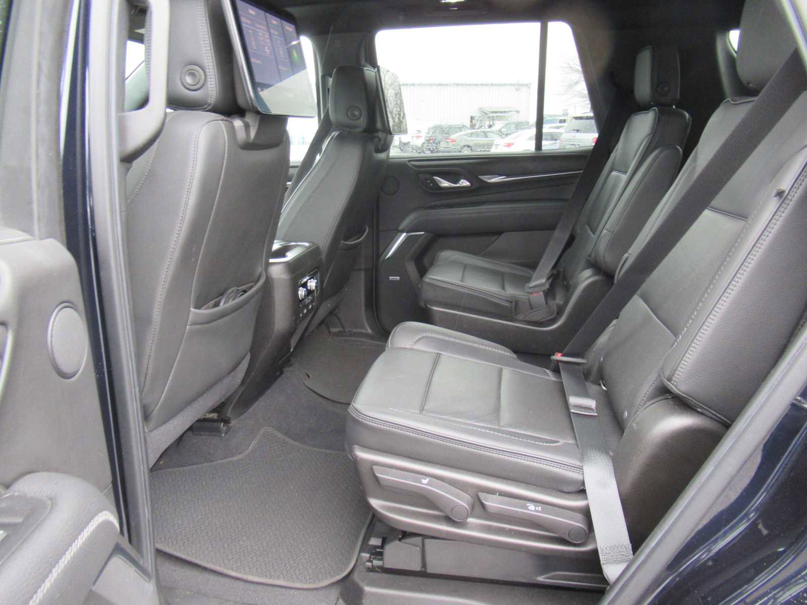 Used 2021 GMC Yukon Denali w/ Denali Premium Package AWD/4WD image 18