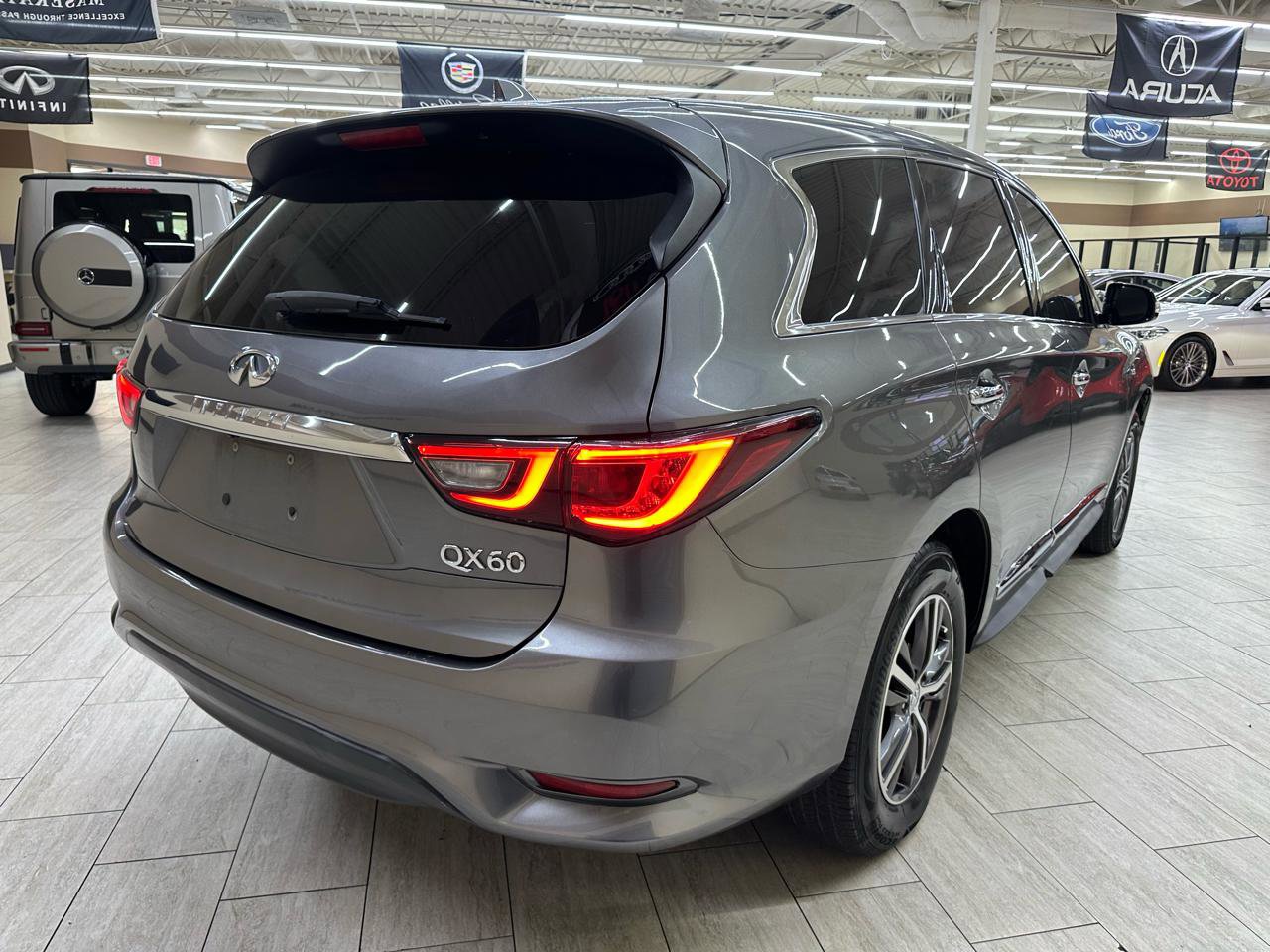 Used 2018 INFINITI QX60 Luxe AWD/4WD image 7