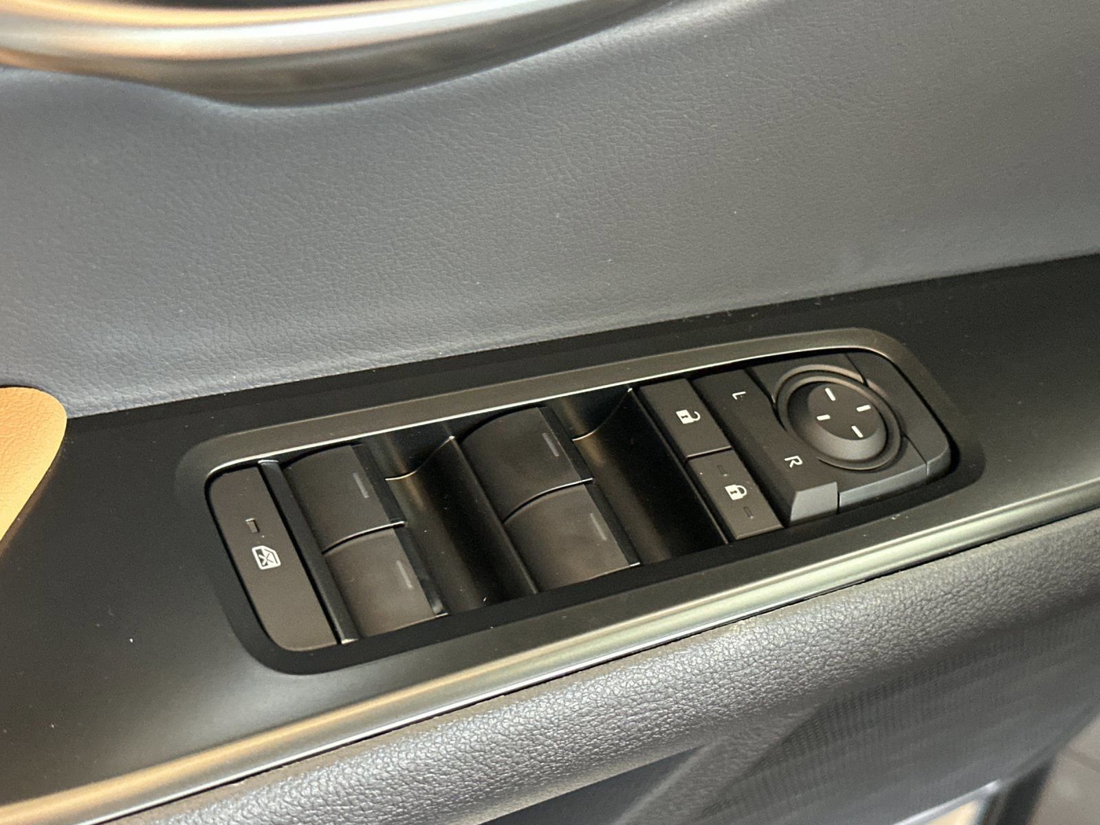 Used 2026 Lexus UX 300h AWD image 12