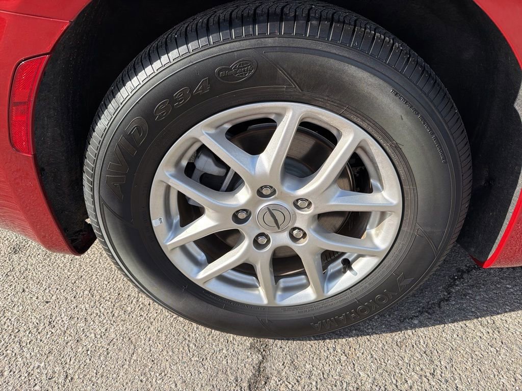 Used 2025 Chrysler Pacifica Select image 7