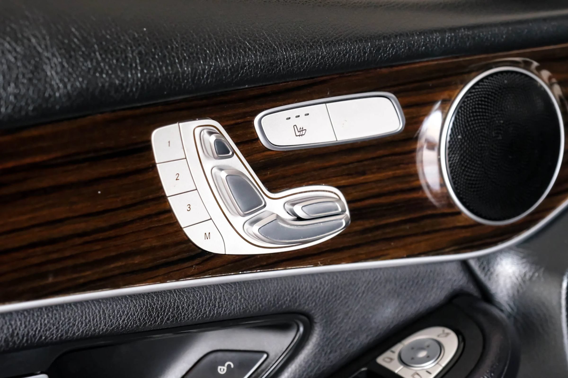 Used 2020 Mercedes-Benz GLC 300 4MATIC image 48