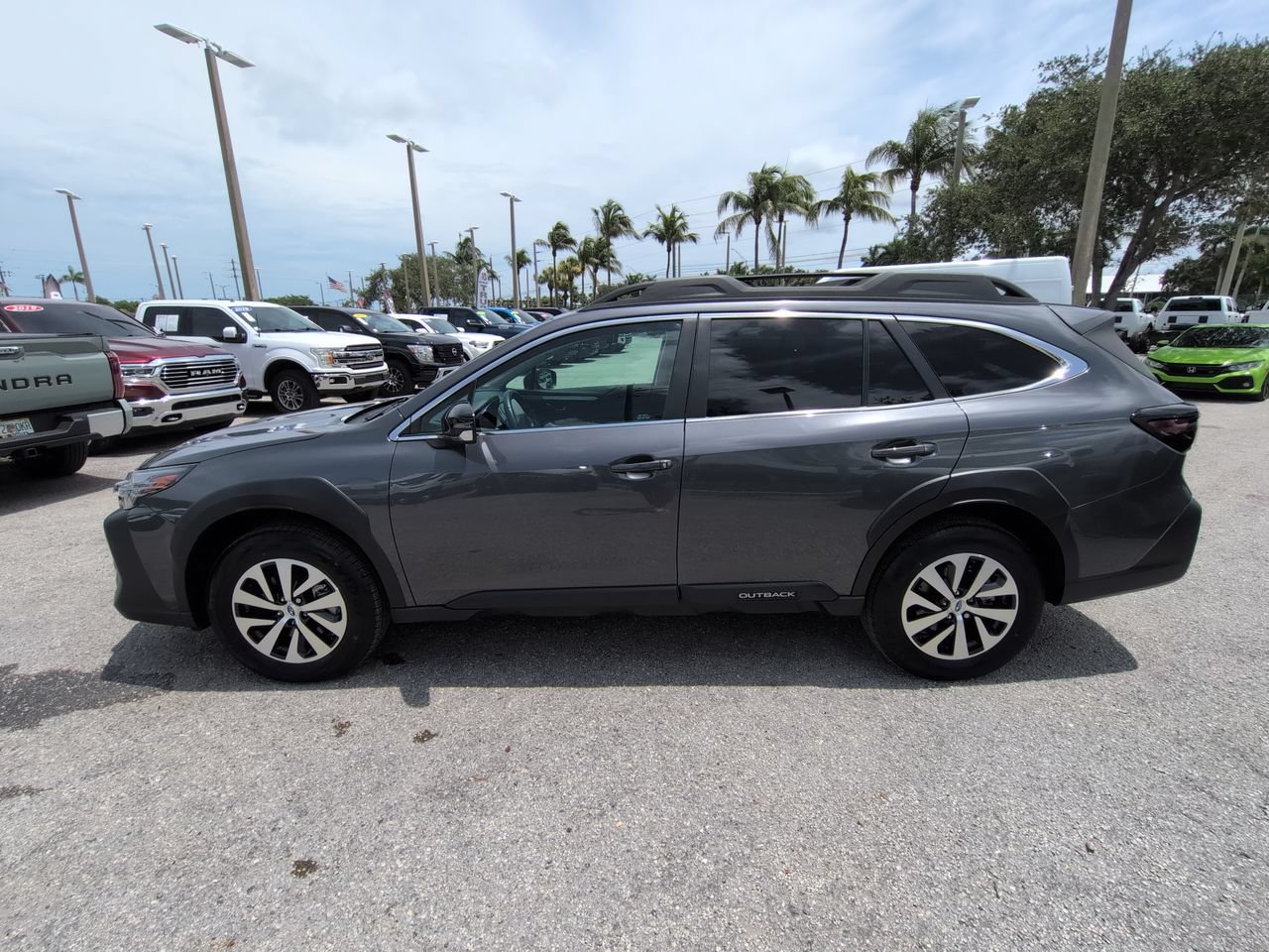 Used 2025 Subaru Outback Premium AWD/4WD image 8