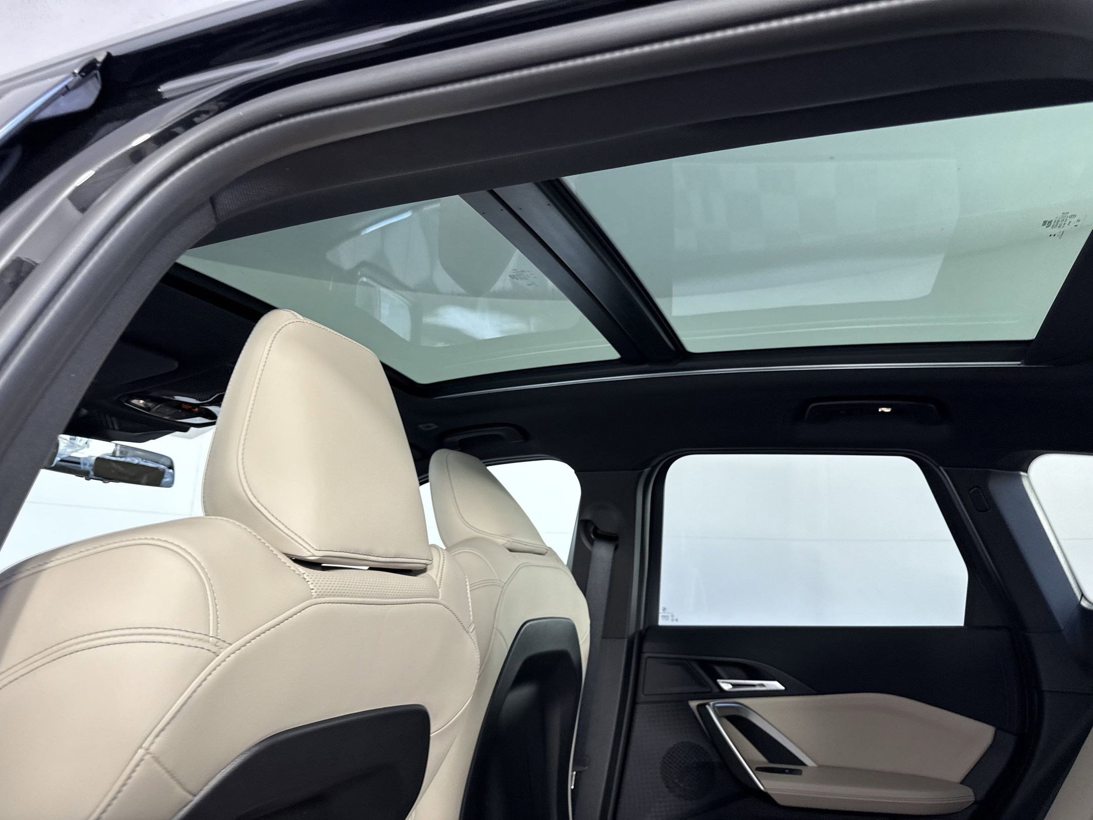 Used 2025 BMW X1 xDrive28i w/ Technology Package image 14