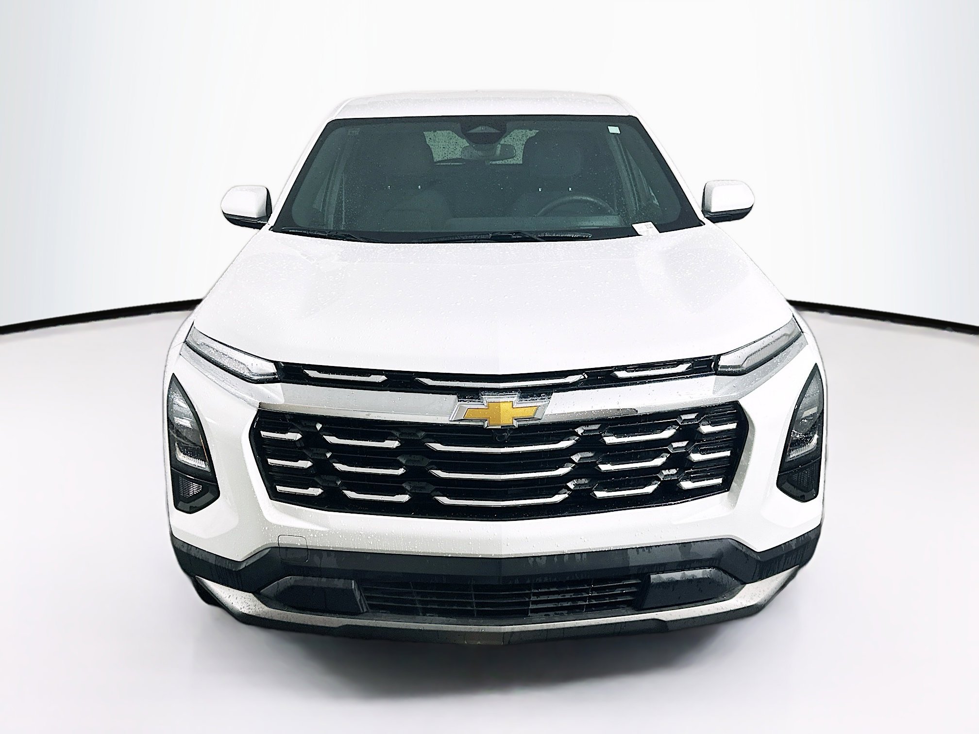 Used 2025 Chevrolet Equinox LT image 2