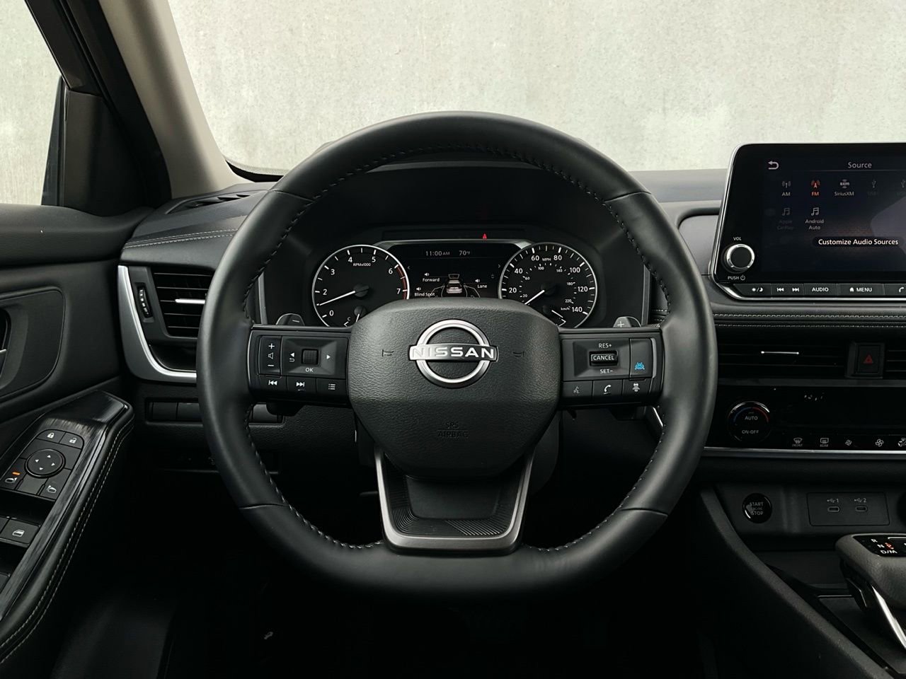 Used 2025 Nissan Rogue SV image 31