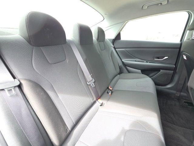 Certified 2023 Hyundai Elantra SE image 7