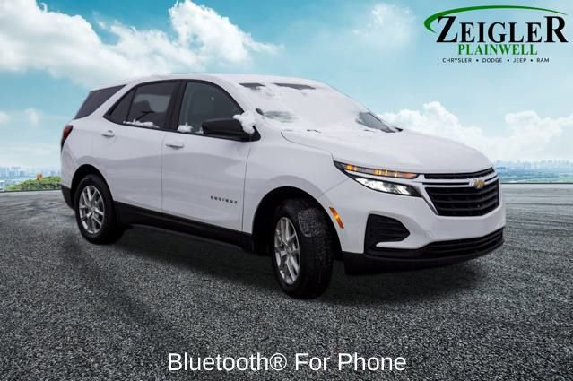 Used 2023 Chevrolet Equinox LS image 4