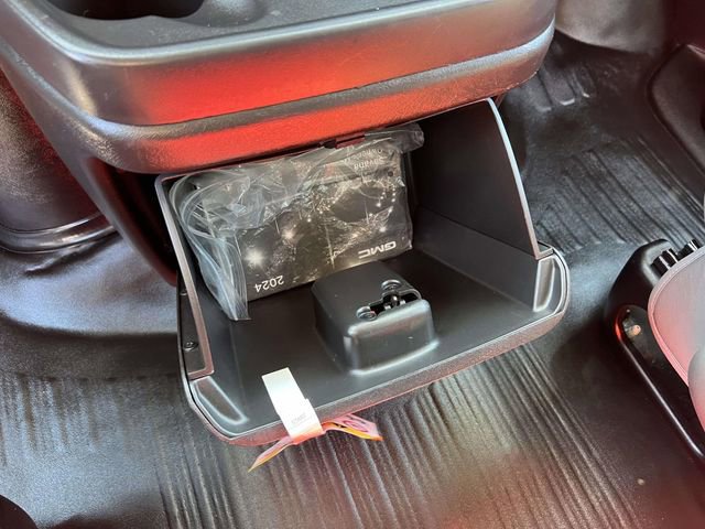 Used 2024 GMC Savana 2500 w/ Driver Convenience Package image 32