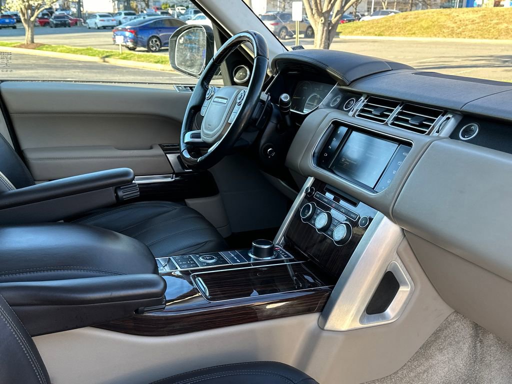Used 2016 Land Rover Range Rover HSE image 12