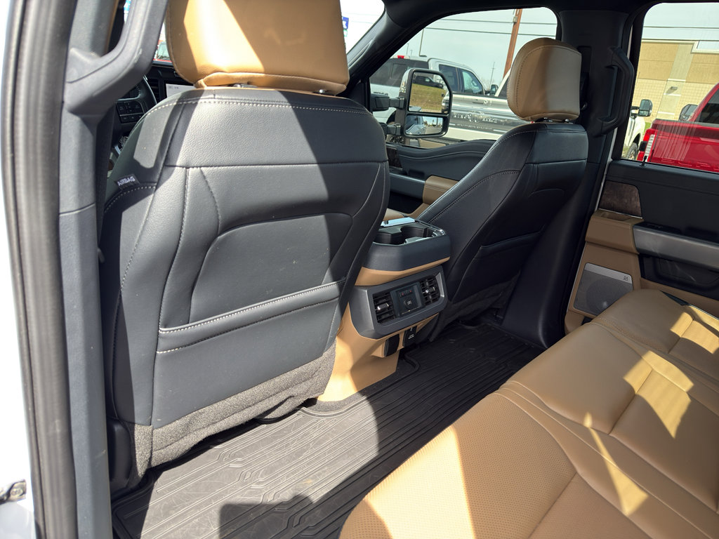 Used 2024 Ford F350 Lariat w/ Chrome Package image 27