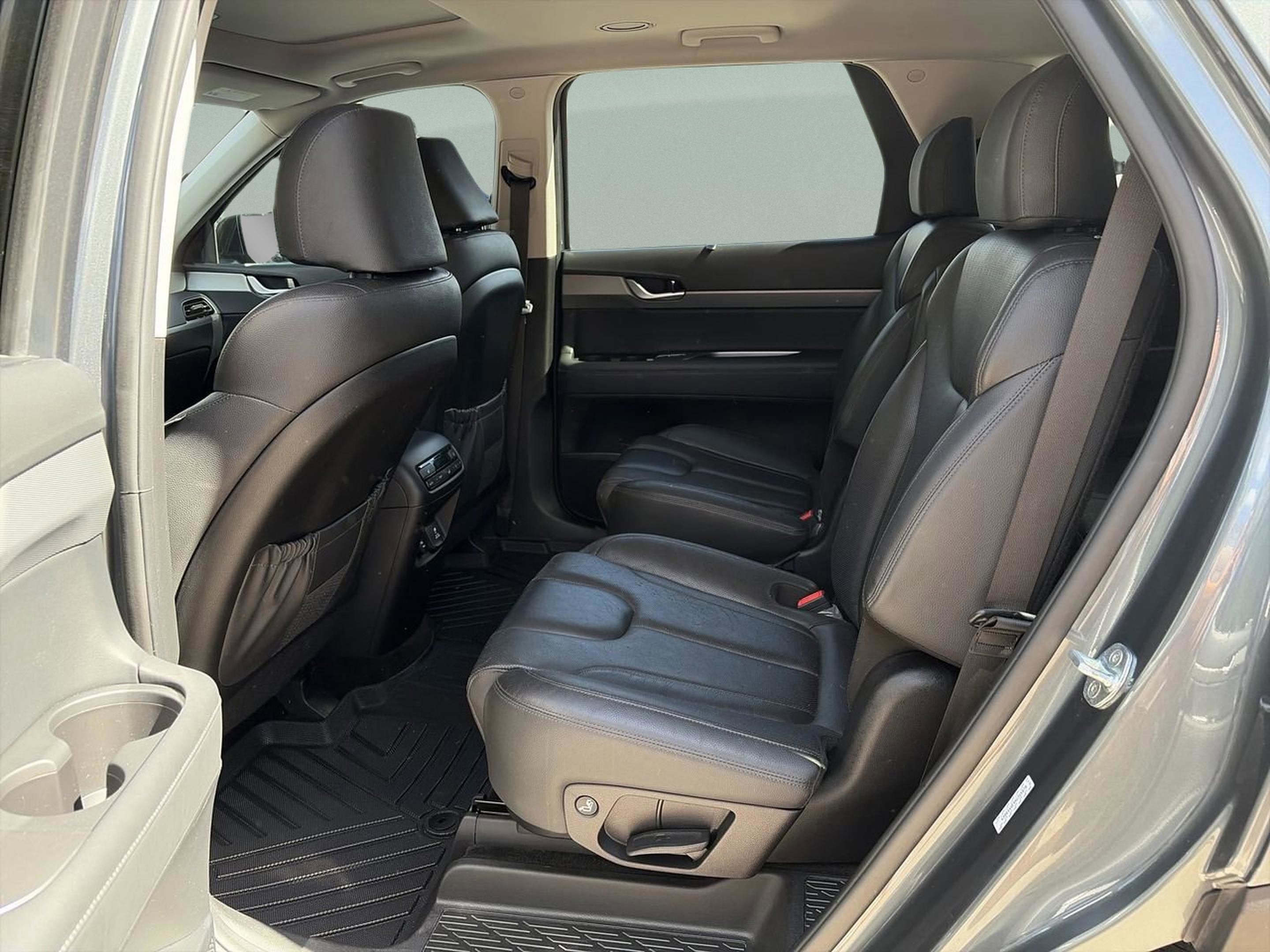 Used 2022 Hyundai Palisade SEL w/ Premium Package image 18