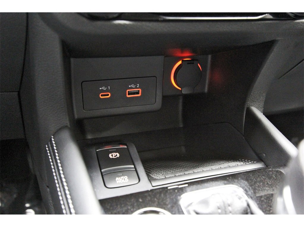 Used 2023 Nissan Kicks SR w/ SR Premium Package image 23